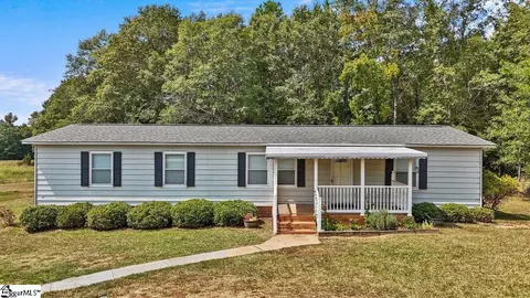 126 Knight Rd, Gray Court, SC 29645