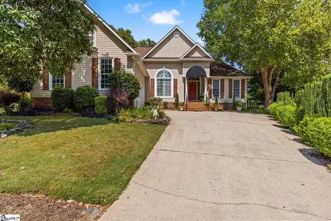 223 Trotters Ridge Ln, Simpsonville, SC 29681