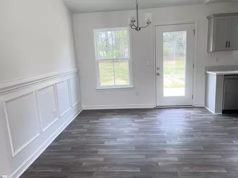 205 Lincoln Ln, Honea Path, SC 29654 photo 2