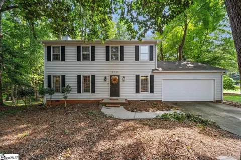 212 Gilderbrook Rd, Greenville, SC 29615
