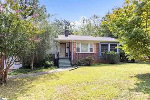 712 Shands St, Clinton, SC 29325