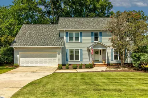 122 Woodway Dr, Greer, SC 29651