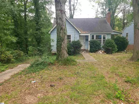 128 La Salle Ct, Spartanburg, SC 29306