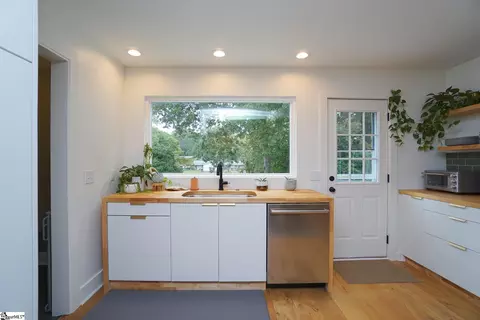 Kitchen - 114 Windamere Rd, Easley, SC 29640 photo 3 of 3