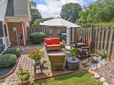 Exterior - 101 Roscommon Run, Moore, SC 29369 photo 7 of 10