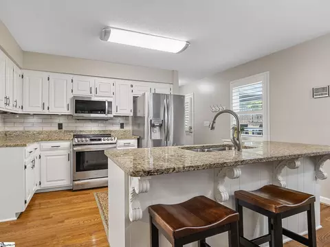 Kitchen - 101 Roscommon Run, Moore, SC 29369 photo 1 of 3
