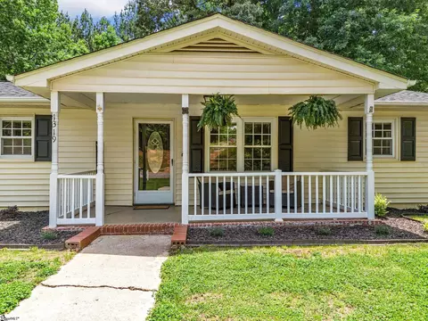 1319 Pleasant Hill Rd, Landrum, SC 29356