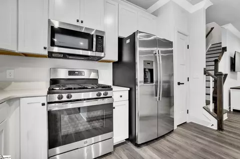 Kitchen - 14 Connaught Ct, Mauldin, SC 29662 photo 3 of 5