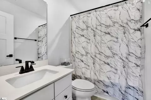 Bath - 14 Connaught Ct, Mauldin, SC 29662 photo 1 of 3