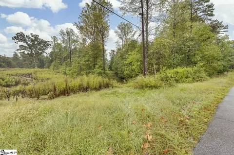 670 Flynn Rd, Greer, SC 29651