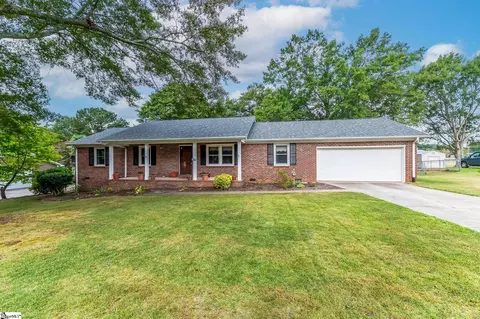 114 Wemberly Dr, Simpsonville, SC 29681