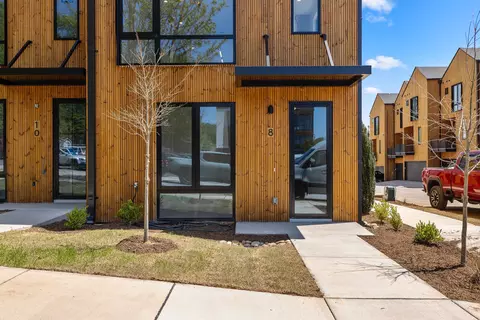 14 Elizabeth St, Greenville, SC 29609