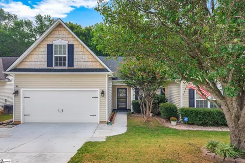 620 Timber Walk Dr, Simpsonville, SC 29681