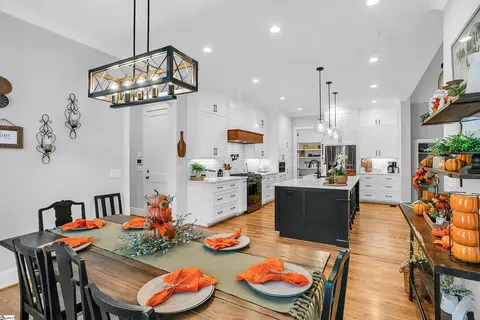 Kitchen - 842 Kist Rd, Greer, SC 29651 photo 6 of 6