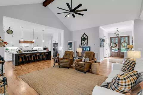 Entry Way - 842 Kist Rd, Greer, SC 29651 photo 2 of 4