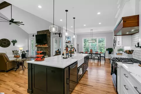 Kitchen - 842 Kist Rd, Greer, SC 29651 photo 1 of 6