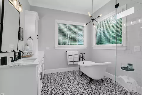 Bath - 842 Kist Rd, Greer, SC 29651 photo 7 of 7