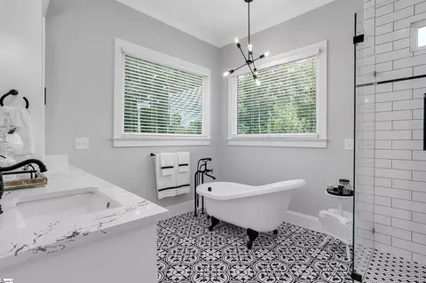Bath - 842 Kist Rd, Greer, SC 29651 photo 2 of 7