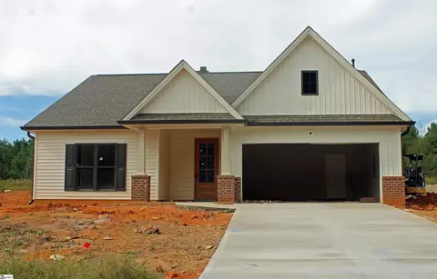 303 Palmetto Rd, Pelzer, SC 29669