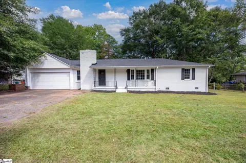 111 Sulphur Springs Dr, Greenville, SC 29617