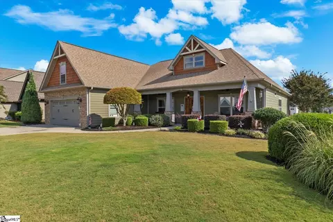 2 Dunsborough Dr, Simpsonville, SC 29680