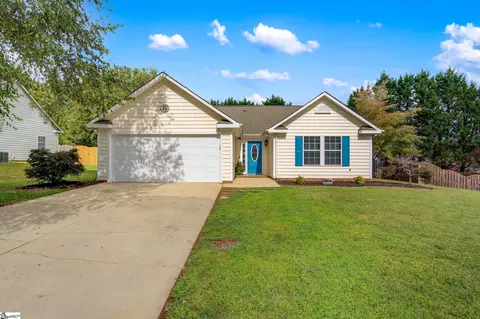 304 Thornbush Ct, Greer, SC 29651