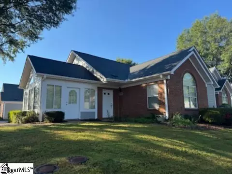 302 Heritage Club Dr, Greenville, SC 29615