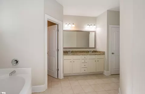 Bath - 199 Upper Lake Dr, Easley, SC 29640 photo 2 of 3