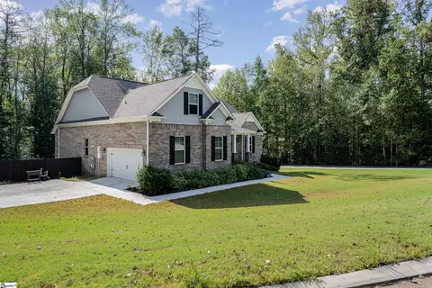 Exterior - 199 Upper Lake Dr, Easley, SC 29640 photo 2 of 7
