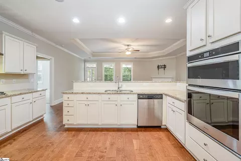 Kitchen - 199 Upper Lake Dr, Easley, SC 29640 photo 3 of 3