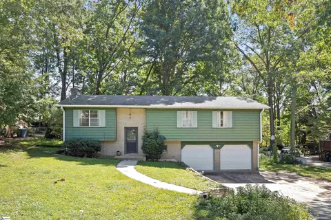 7 Fernwood Dr, Taylors, SC 29687