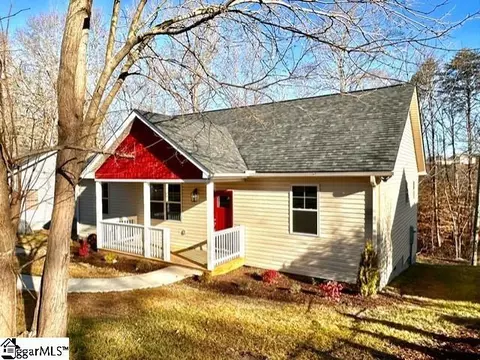 435 Poole St, Woodruff, SC 29388