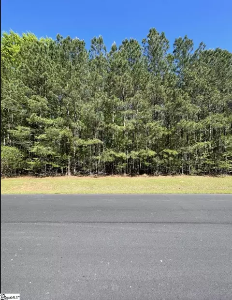 201 Harborside Dr, Greenwood, SC 29649