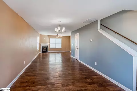 Living - 449 Victory Ln, Moore, SC 29369 photo 1 of 5