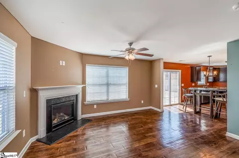 Living - 449 Victory Ln, Moore, SC 29369 photo 4 of 5