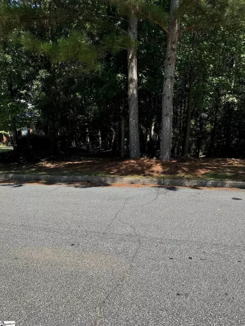 174 Graylyn Dr, Anderson, SC 29621 photo 1