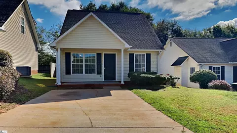 562 Fawn Branch Trl, Boiling Springs, SC 29316