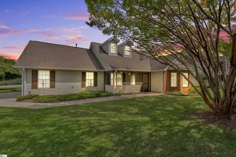 8 Kingfisher Dr, Simpsonville, SC 29680