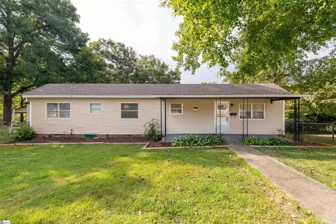 123 Sunset Dr, Clover, SC 29710