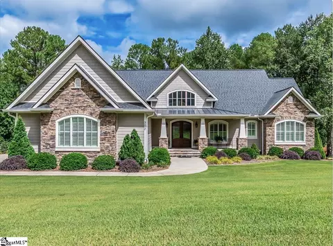 300 Shorewinds Ct, Seneca, SC 29672