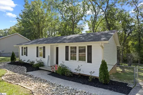 46 Ridge Ct, Williamston, SC 29697 photo 2