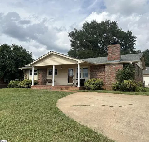 302 West Rd, Greer, SC 29650
