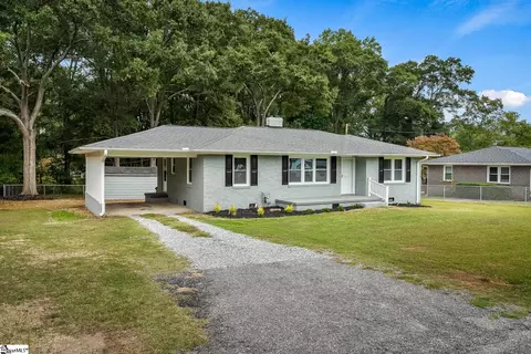 32 Dove St, Williamston, SC 29697