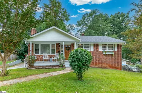 40 Miracle Dr, Greenville, SC 29605