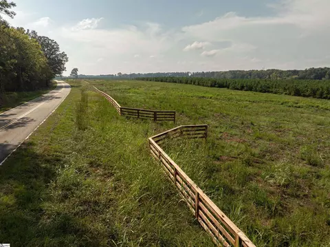 006 Young Rd, Clinton, SC 29325