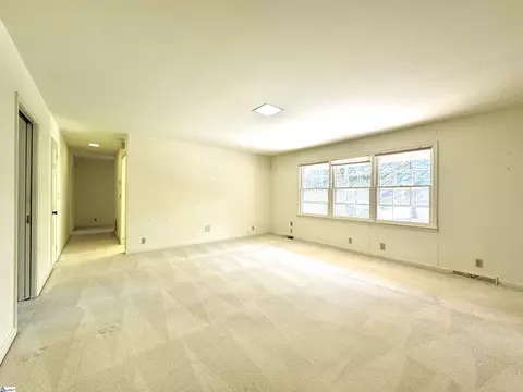 Living - 107 Playground Rd, Walhalla, SC 29691 photo 5 of 8