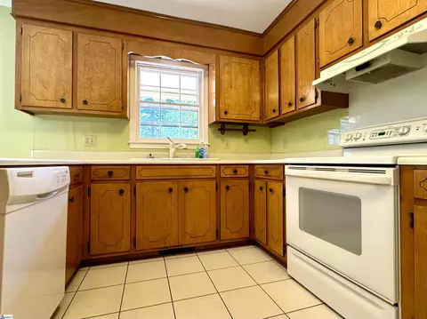 Kitchen - 107 Playground Rd, Walhalla, SC 29691 photo 4 of 6