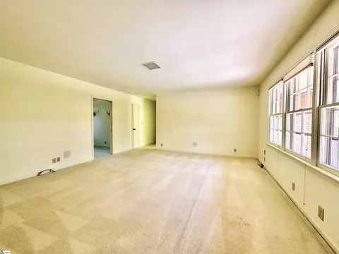Living - 107 Playground Rd, Walhalla, SC 29691 photo 3 of 8