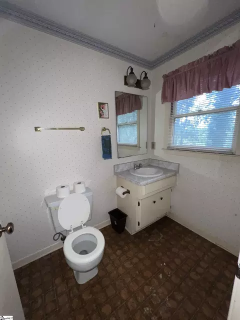 Bath - 202 Tarleton Way, Greer, SC 29650 photo 1 of 4