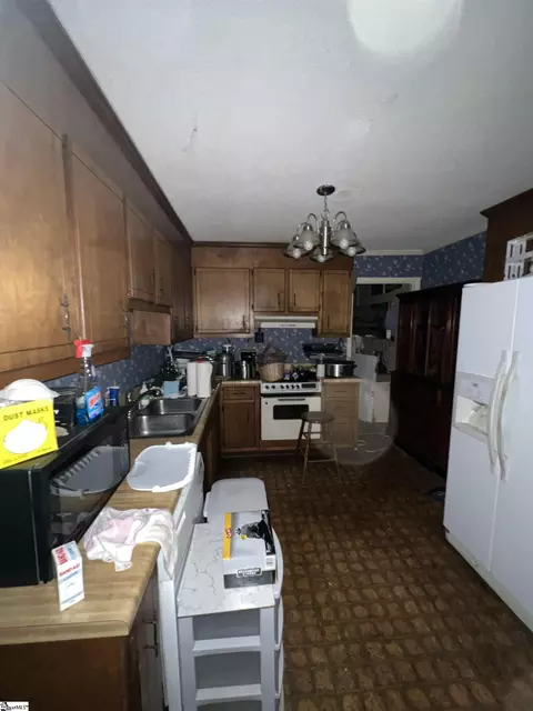 Kitchen - 202 Tarleton Way, Greer, SC 29650 photo 3 of 3